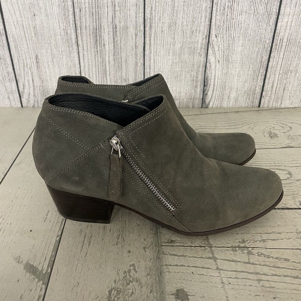Vaneli  Women Ankle Boots Gray Suede Zip Size 8 Medium Booties